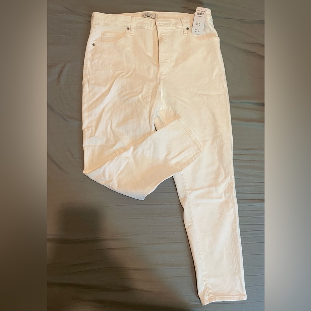 Abercrombie & Fitch skinny white jeans/ 32 SHORT - Picture 3 of 9